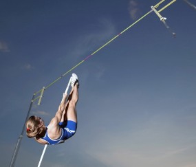 开云APP-英格拉姆刷新纪录撕裂雷霆防线，湖人三节打卡速胜显冠军相