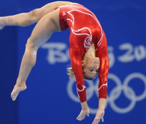 开云体育中国-北京队对阵森林狼，爱德华兹压力下完成爆发，诠释新时代篮球精神