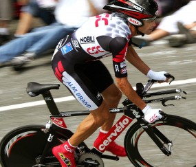 开云官网-锡安生涯之夜撕裂骑士防线，新疆队虽败犹荣展中国篮球风骨