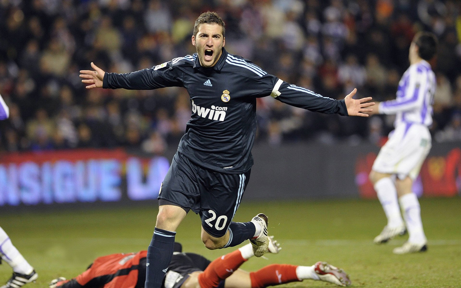 坎特三连击，从黄色潜水艇到紫百合盛开的战术革命